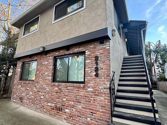 Upstairs apt