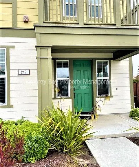 246 Boardwalk Ave — Photo 2