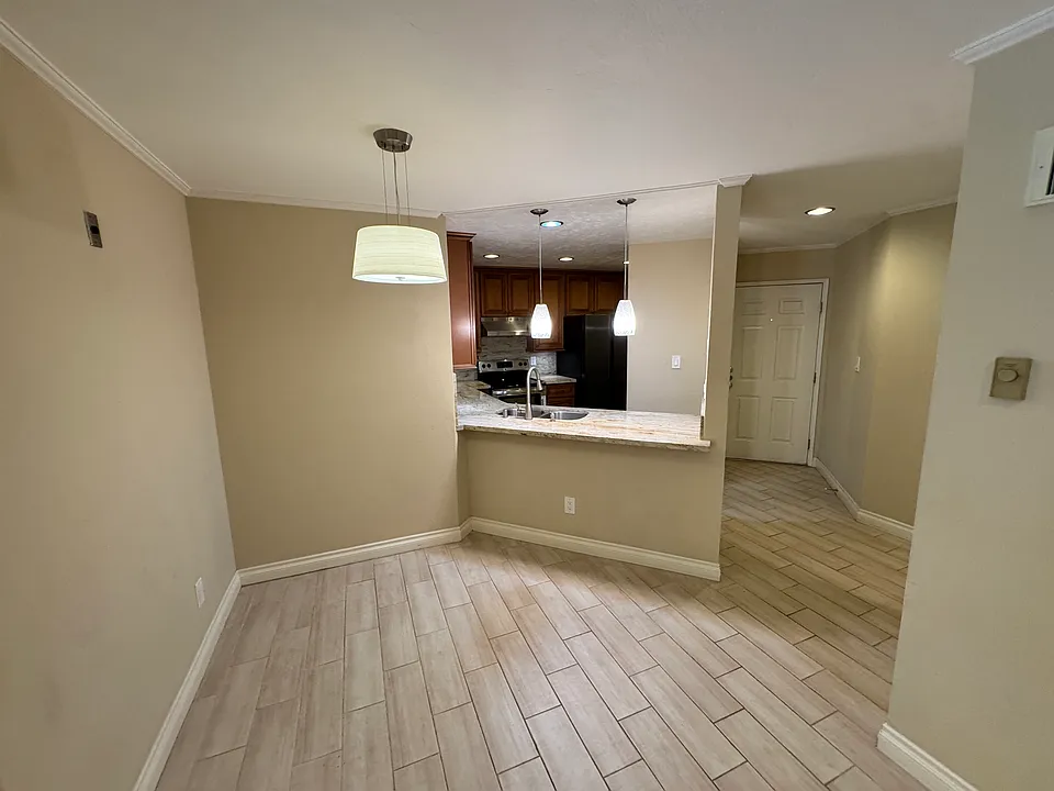 7405 Charmant Dr #2313