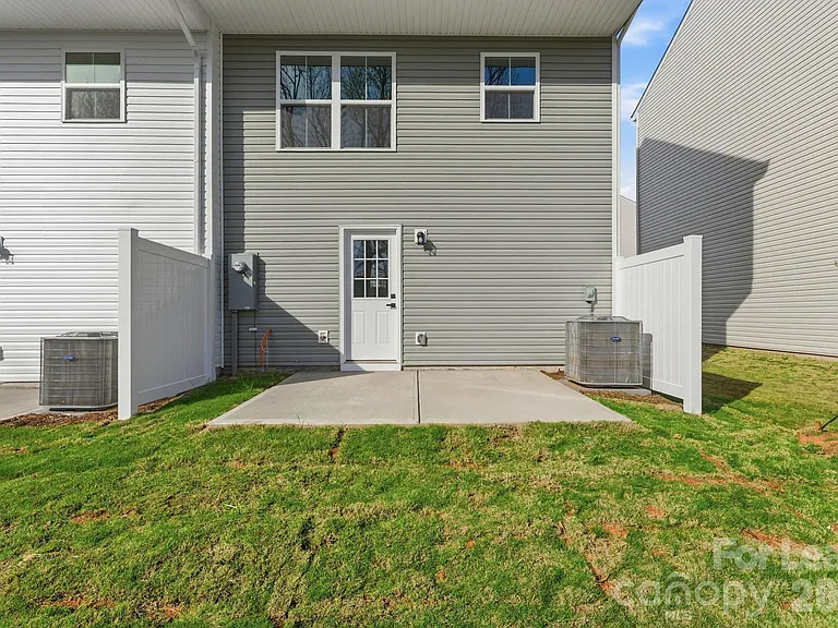 7024 Capstan Ter — Photo 33