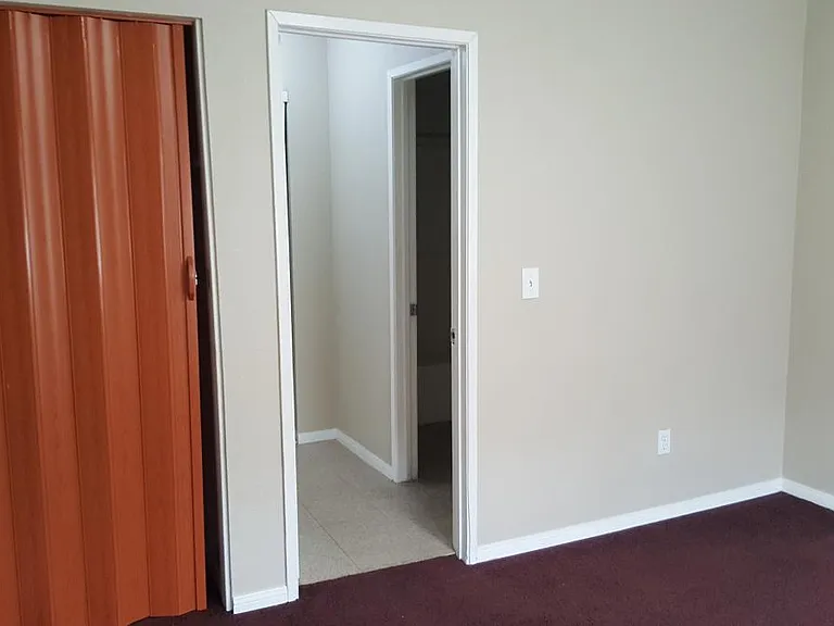 349 S Ashford Ave — Photo 4