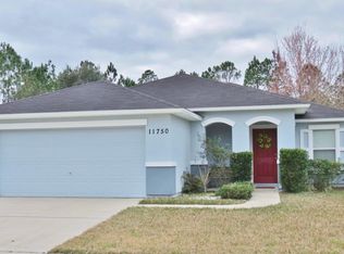 11750 Carson Lake Dr W, Jacksonville, FL 32221