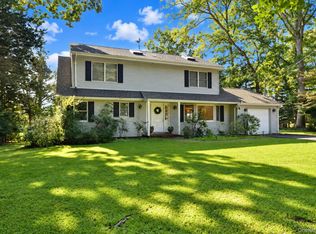 55 Leafy Way, Aquebogue, NY 11931