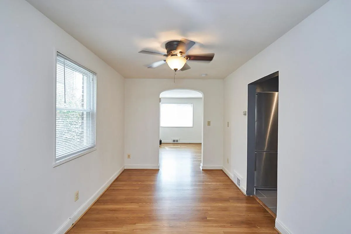 2 bed, 1044 sqft, $1,695 — Photo 2