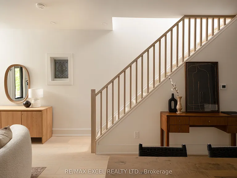 254 Bain Ave — Photo 9