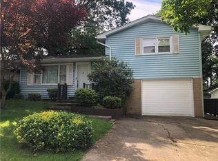 886 Quarry Pl, Sharon, PA 16146