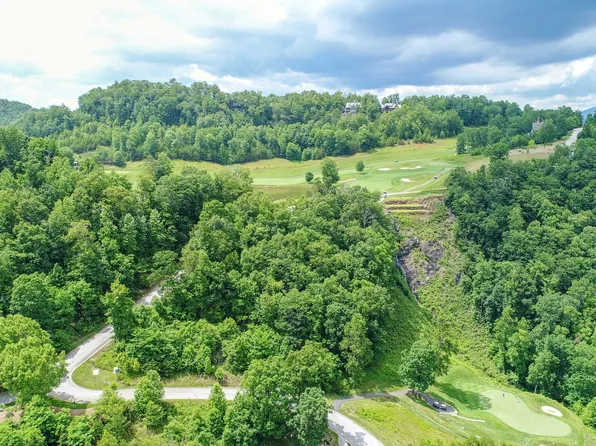 L-3 High Pointe Dr, Clayton, GA 30525