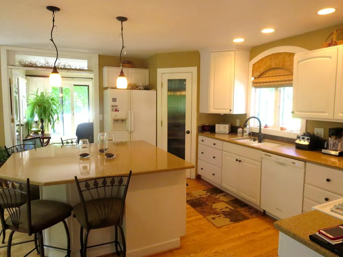 2 bed, 2465 sqft, $4,000 — Photo 4