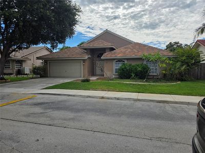 701 SW 93rd Ave, Pembroke Pines, FL, 33025