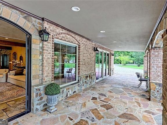 2nd image of 1422 Wolffork Rd