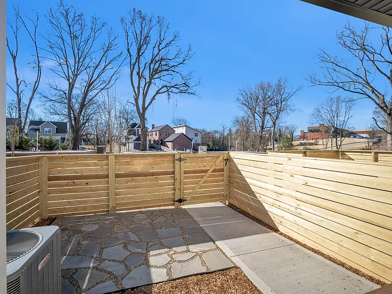 323 Wilkins St #B — Photo 23