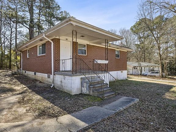 3rd image of 61 Pine St NE