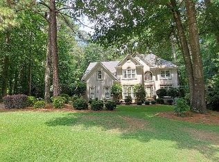 215 Woodcreek Ln, Fayetteville, GA