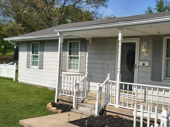 1200 Academy St, Eldorado, IL 62930