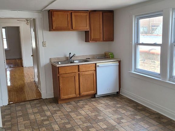 3rd image of 2327 W Belmont Ave #3