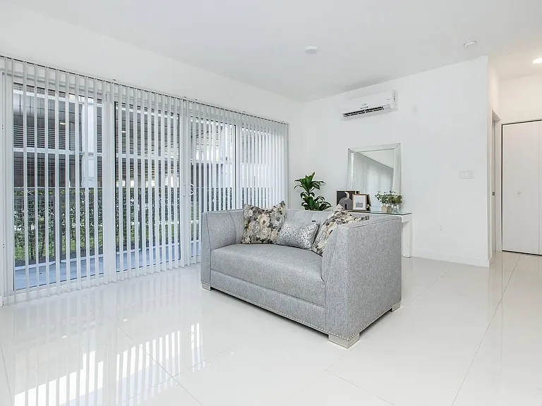 Miami lifestyle at a rate you can afford! — Photo 12