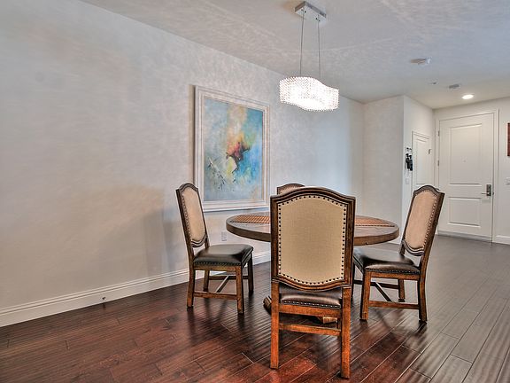 4th image of 2585 El Camino Real APT 213