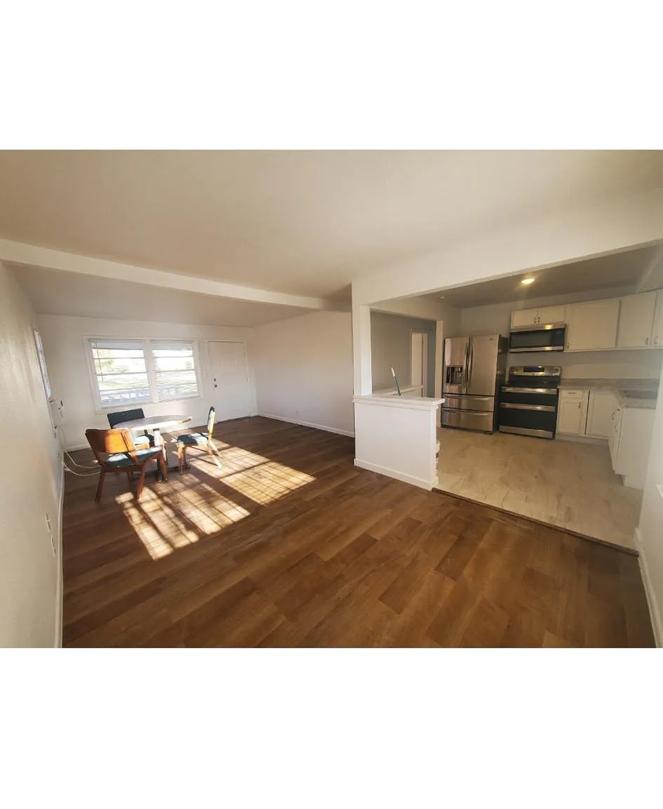 2300 Flemming Dr — Photo 2