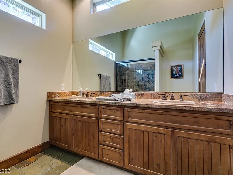 549 Regents Gate Dr — Photo 35