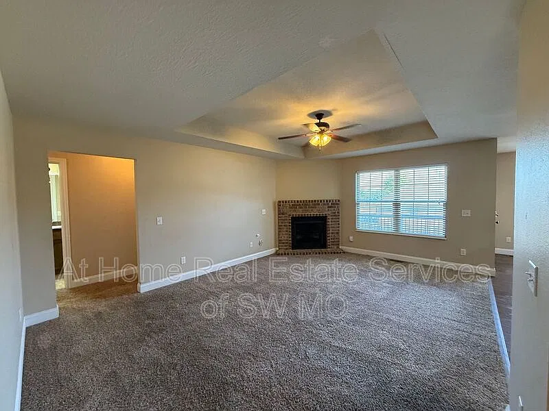 4 bed, 2.0 bath, 1530 sqft, $1,830 — Photo 2