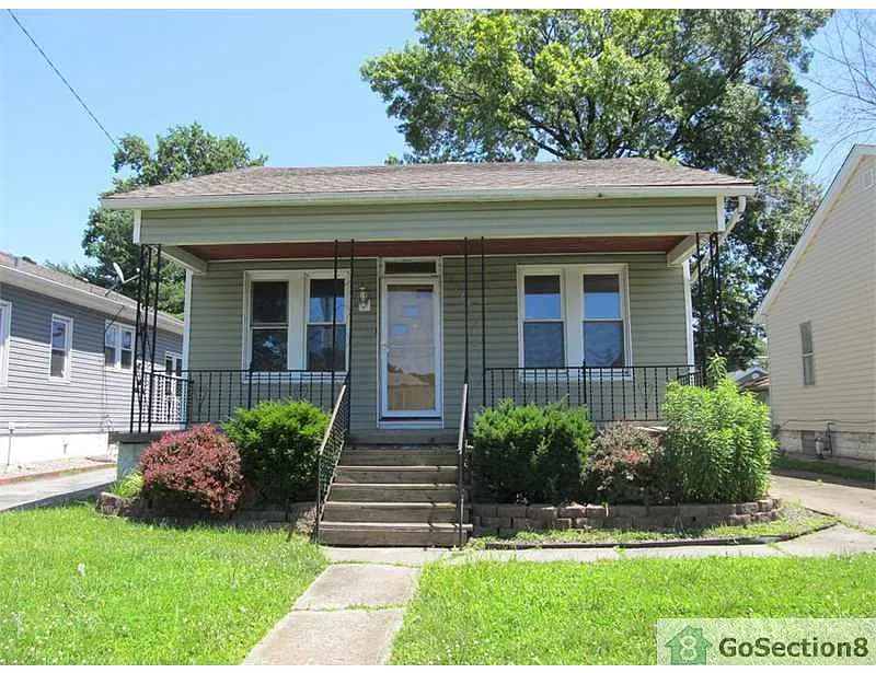 2820 Washington Ave photo 1