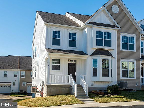 5th image of 616 Albion Pl