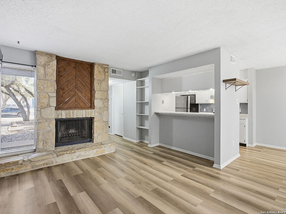 1st image of 3843 Barrington #169