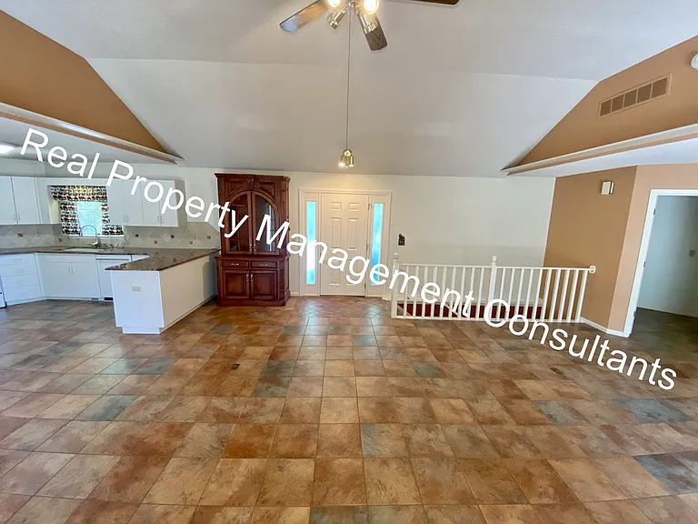 2428 Little Blue Ct — Photo 4