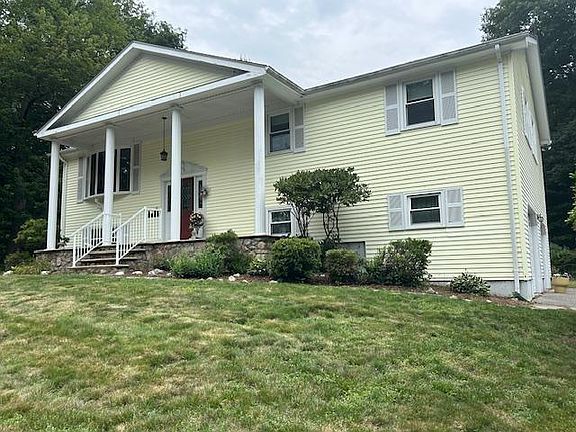 2nd image of 31 Karen Ann Dr