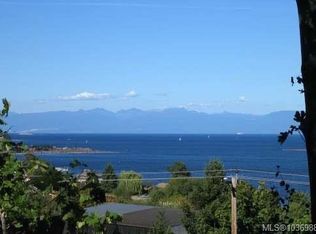 911 Haliburton St #3, Nanaimo, BC V9R6N4