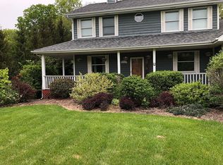 692 Harvest Rd, Valparaiso, IN 46383