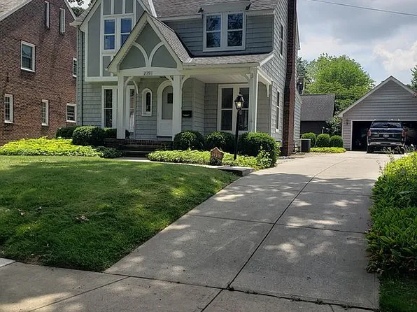 21391 Erie Rd, Rocky River, OH 44116