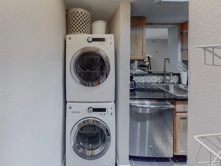 5916 Gaston Ave #304 — Photo 14