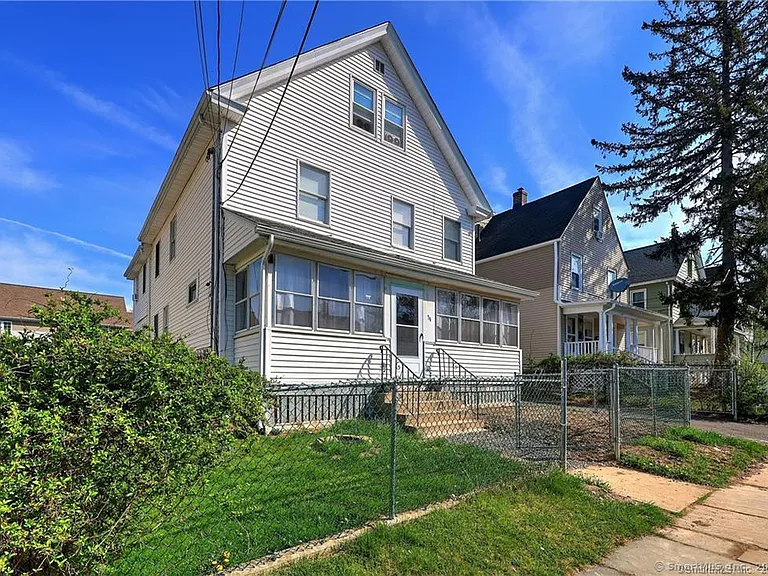 54 Roosevelt St #2 — Photo 2