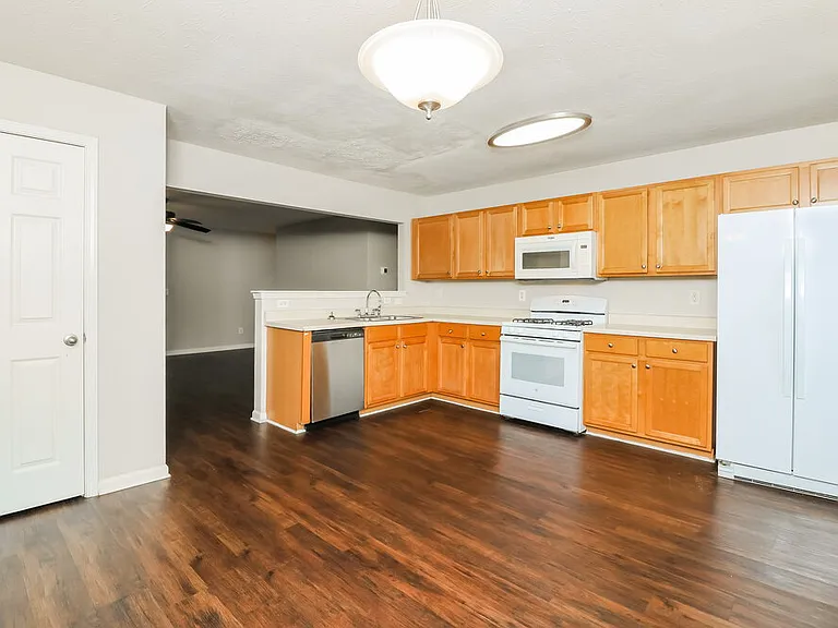 320 Arrowhead Dr — Photo 10