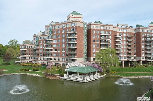 1st image of 100 Hilton Ave