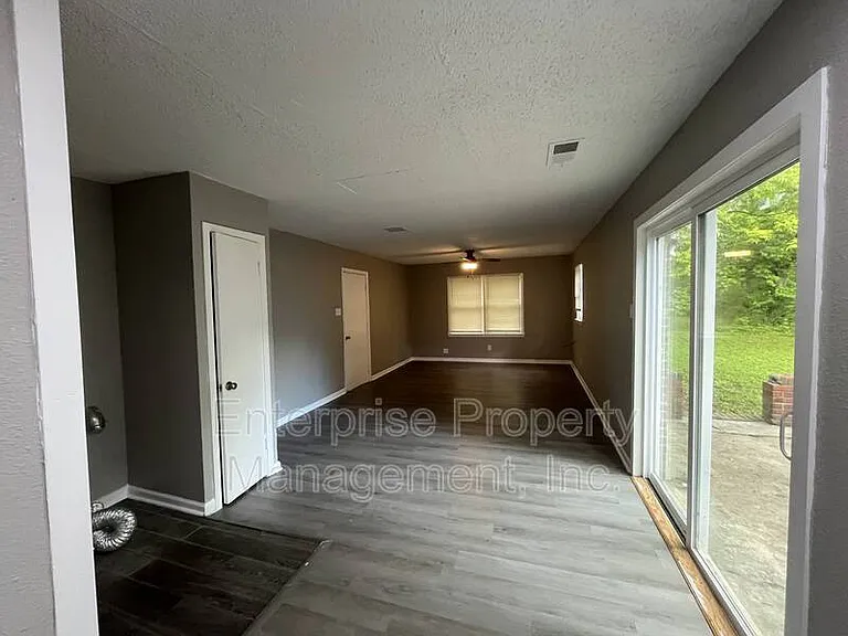 1888 Burnham Ave — Photo 3