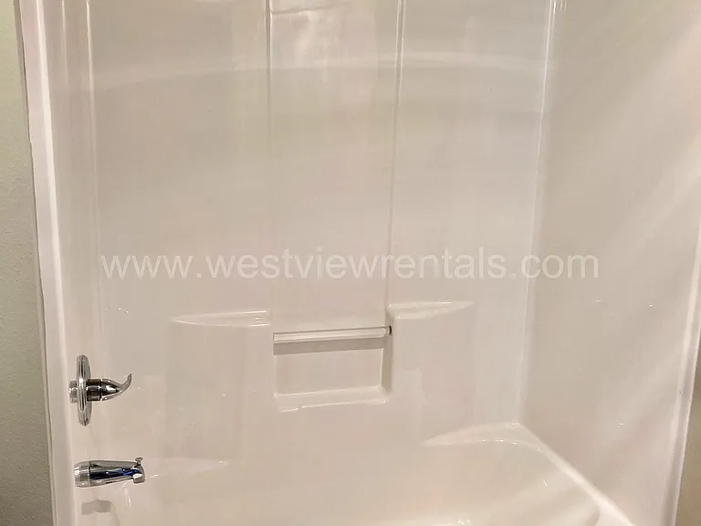 1010 Railroad Ave — Photo 145