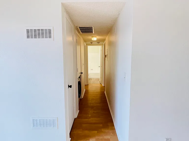 814 E Windsor Rd #208 — Photo 8