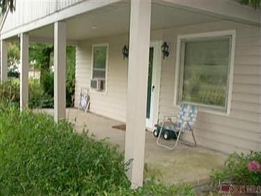4th image of 4987 Oak St