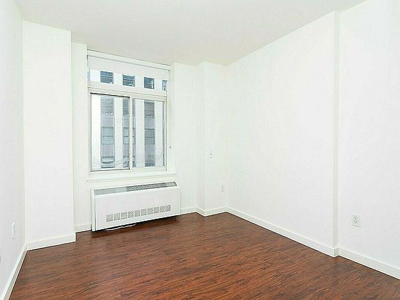 3rd image of 100 John St APT 2903
