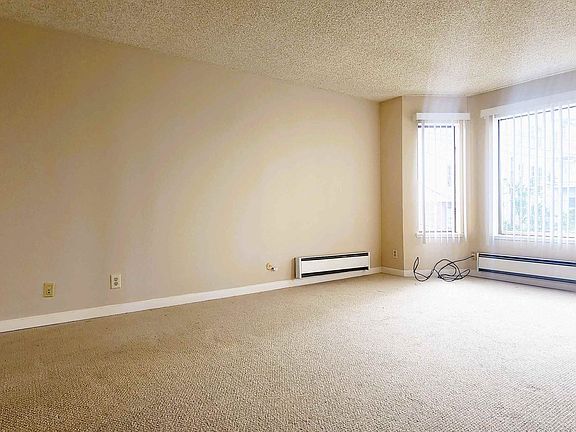 4th image of 1324 Willard St #206