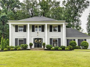 10906 Cowgill Pl, Douglass Hills, KY 40243