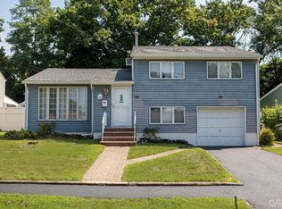 78 Albert Dr, Parlin, NJ 08859