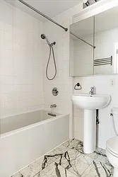 Rented by R New York