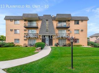 913 Plainfield Rd APT 10, Darien, IL 60561