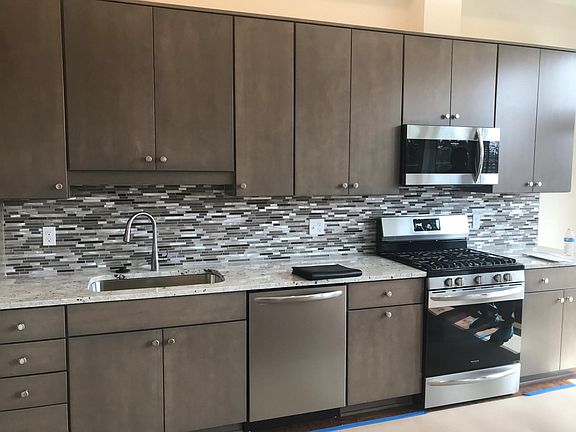 4th image of 410 N 1st St #205
