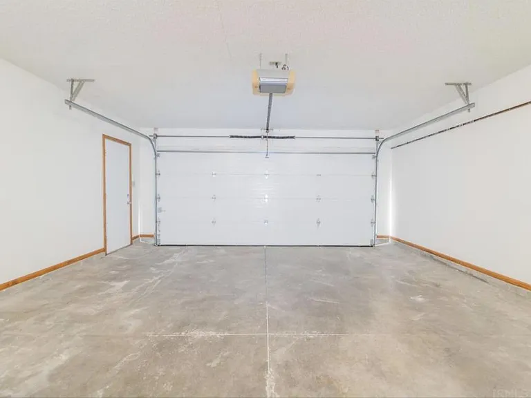 7423 Leswood Ct — Photo 17