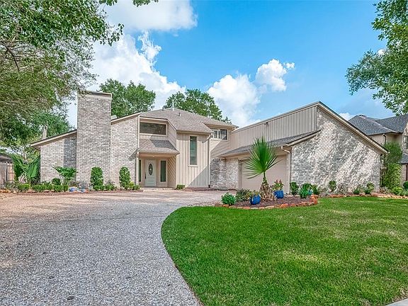2nd image of 15915 Larkfield Drive