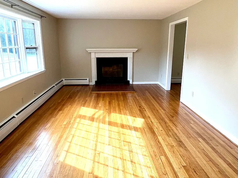 13 Meadowbrook Ln — Photo 3